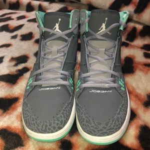 Mint green and gray Jordan’s. Size: 7 Youth/9women